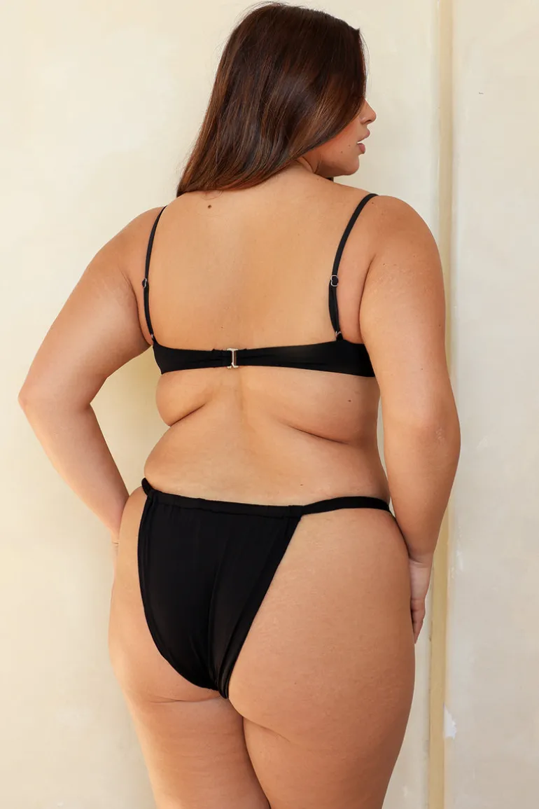 Black Emma Underwire Super Cheeky Set