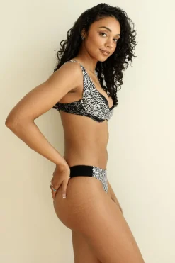 Stray Underwire Bikini Heart Top